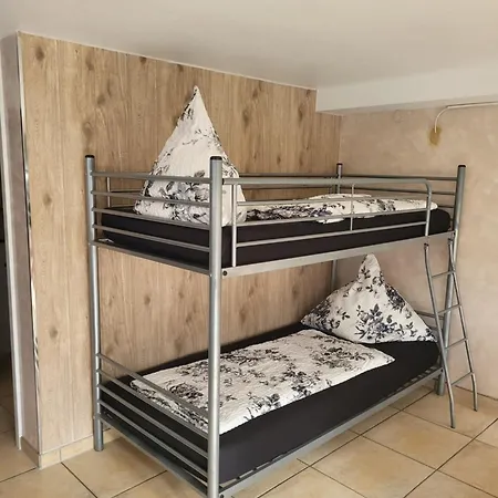 Gaestehaus Mama Πανσιόν 3*